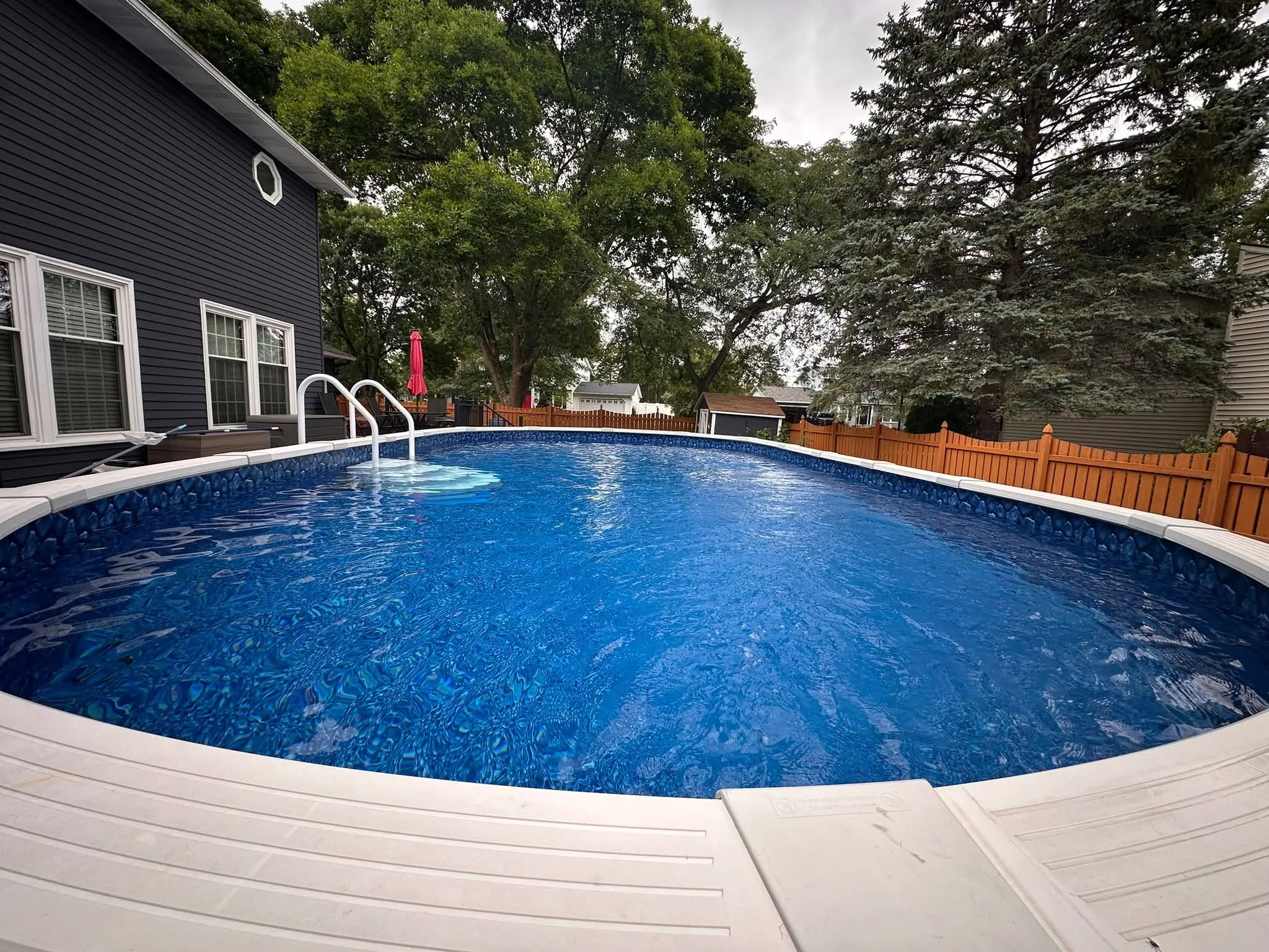 Blue Pebbles pool liner installation photo