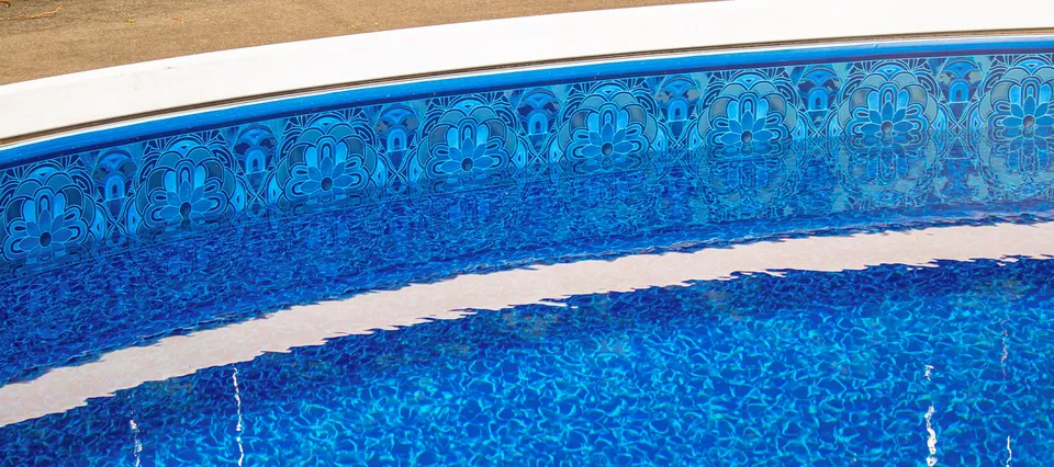 Bellagio pool liner installation photo